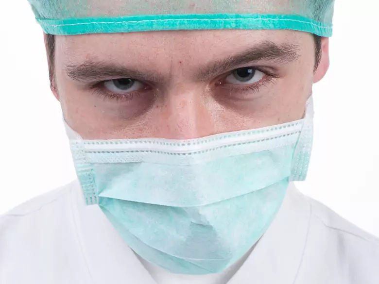 Małe dzieci mogą nie potrafić rozpoznać emocji u osób w maseczkach