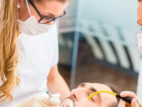 U dentysty pod narkozą