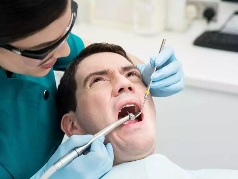 Choroby zapalne przyzębia - etapy, przyczyny, diagnoza, leczenie