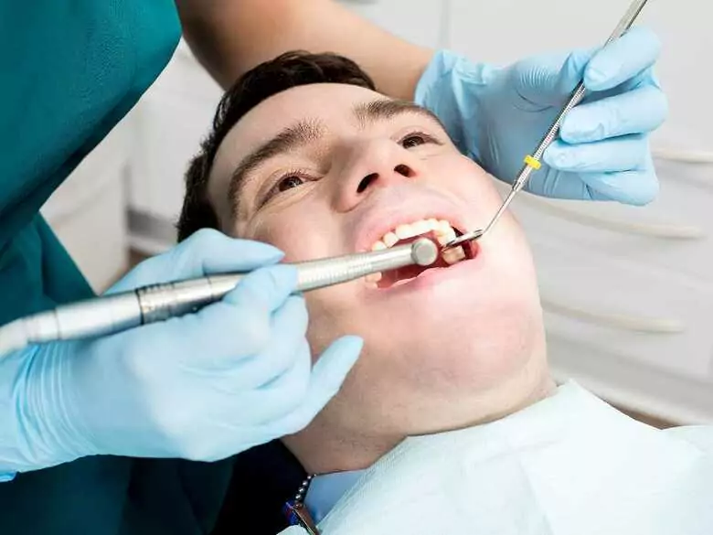 Licówki na zęby – za i przeciw