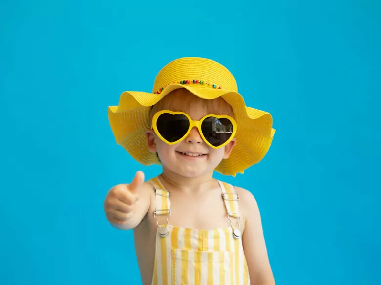 Wakacje mimo choroby. Jak dzieci z nowotworami mogą bezpiecznie cieszyć się latem?