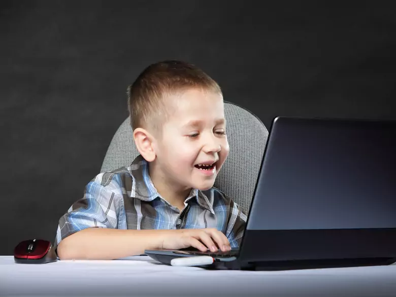 Co trzeci nastolatek doświadcza cyberprzemocy. Rośnie skala wyzwań cyfrowego dzieciństwa