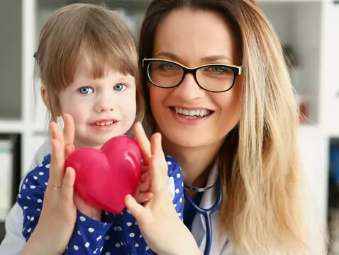 Niewłaściwa opieka stomatologiczna szczególnie groźna dla dzieci z chorobami serca