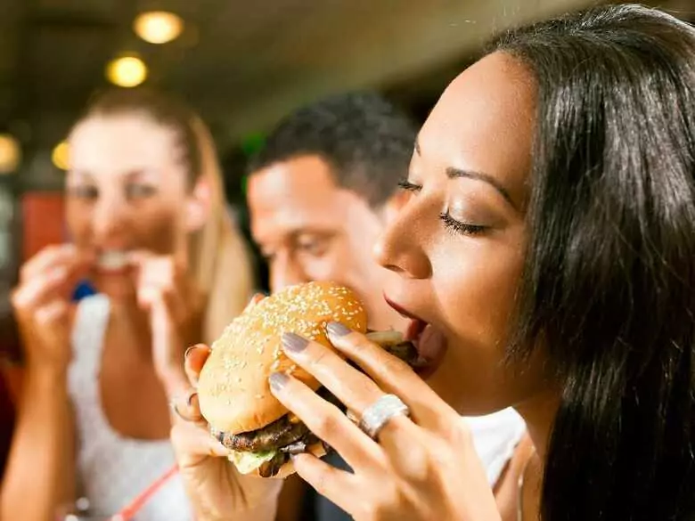 Wysokoprzetworzona żywność może zwiększać ryzyko depresji