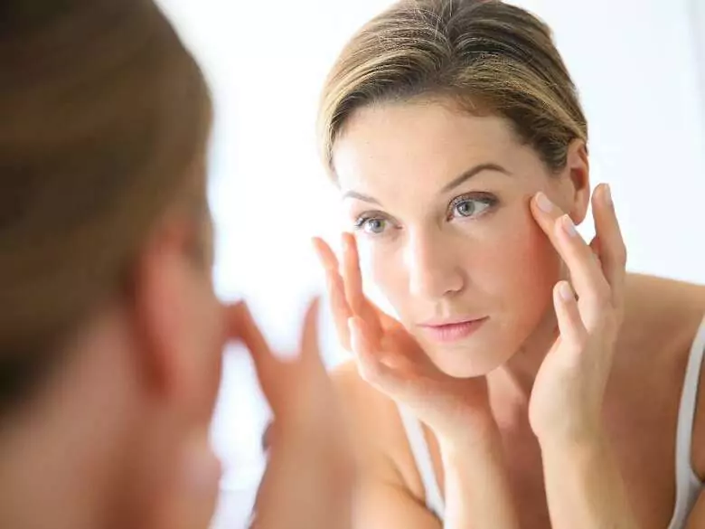 Stres nasila problemy dermatologiczne u młodych osób