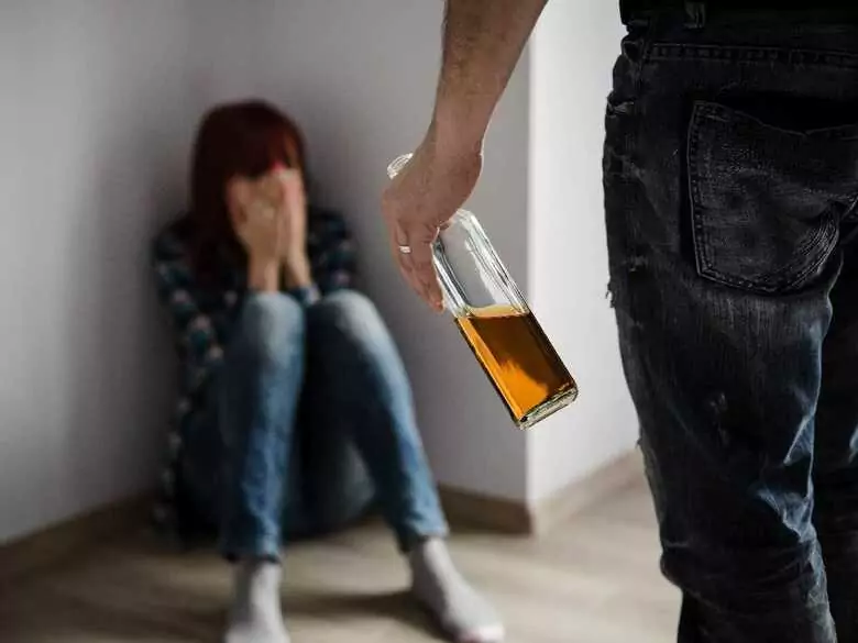 Koronawirus: podczas kwarantanny rośnie liczba przypadków przemocy domowej