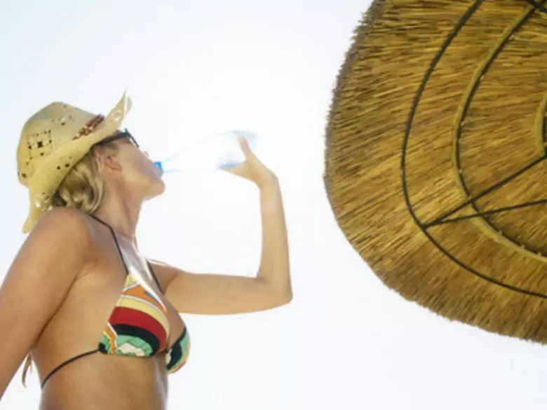 Ochrona głowy podczas opalania