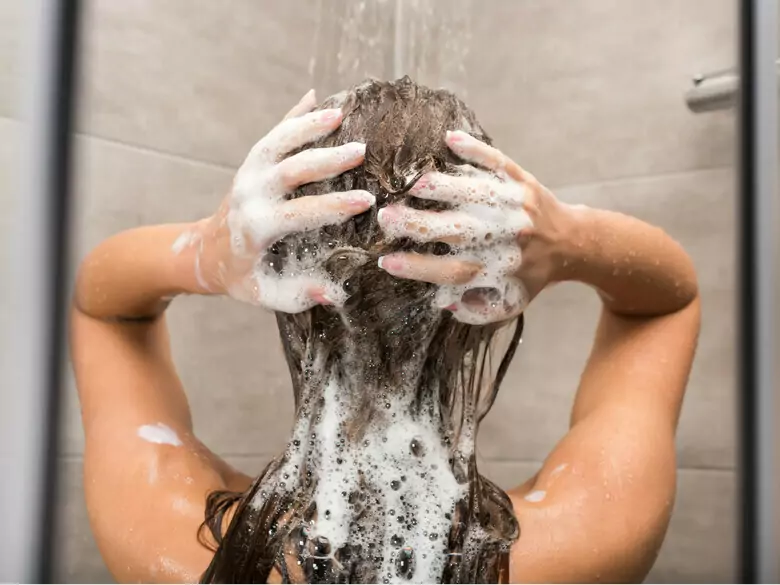 Jak osiągnąć efekt burzy włosów?