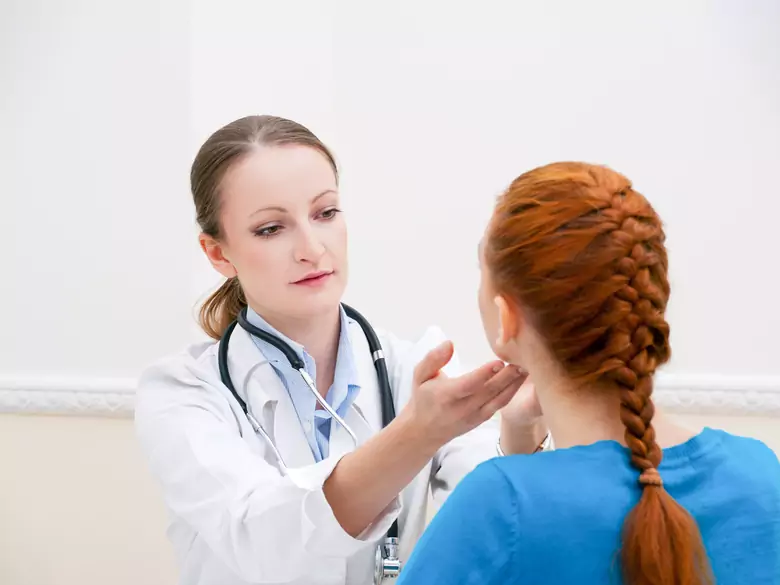 Kolor włosów a nowotwory skóry: dlaczego ludzie z rudymi włosami chorują częściej?