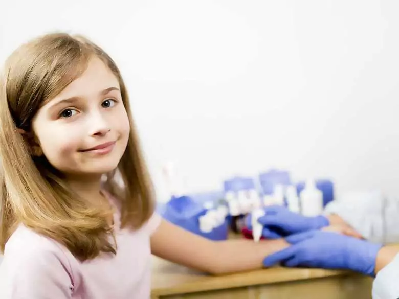 Od płaczu do współpracy, czyli jak zminimalizować lęk dziecka przed pobraniem krwi?