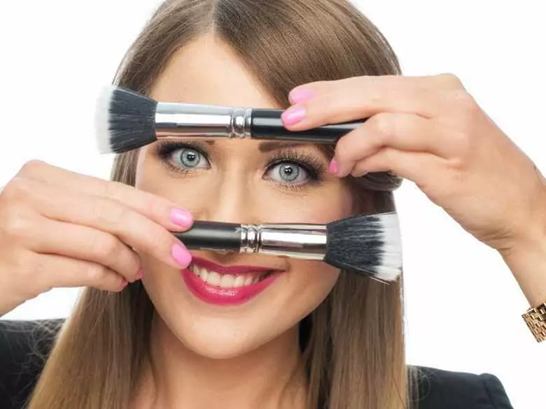 Świąteczny makijaż: trendy 2022