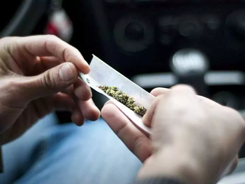 USA: Młodzi ludzie rzadziej sięgają po marihuanę