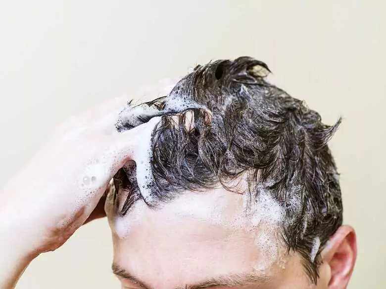 5 najpopularniejszych cech męskich włosów, których nie lubią kobiety