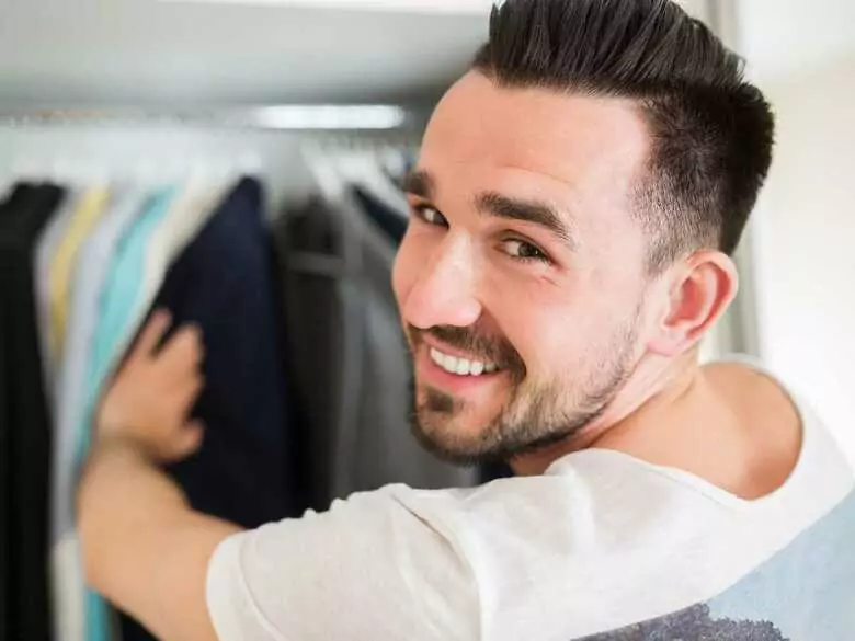 Stres i niepewność – mężczyzna przed pierwszą randką