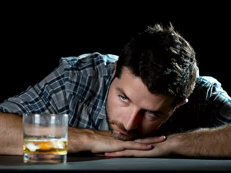 Jakie są skutki uboczne nadmiernej konsumpcji alkoholu?