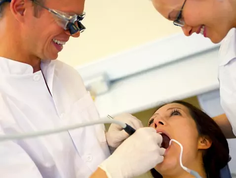 Lakierowanie zębów