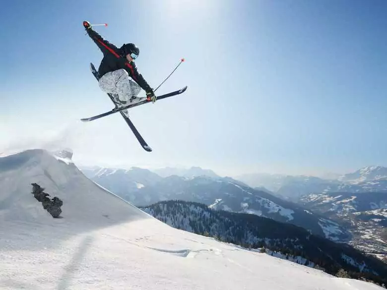 Zimowe kontuzje – jak ich uniknąć? Porady ortopedy