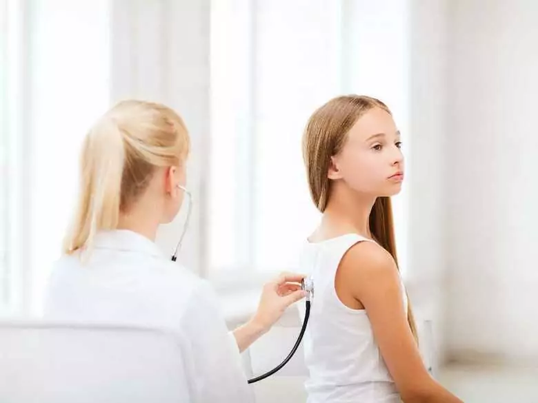 Młodzieńcze idiopatyczne zapalenie stawów: przyczyny, objawy, diagnoza, leczenie