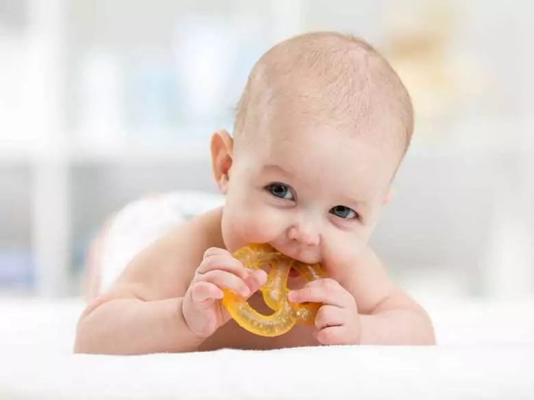 Nieoczywista zależność: ząbkowanie a gorączka