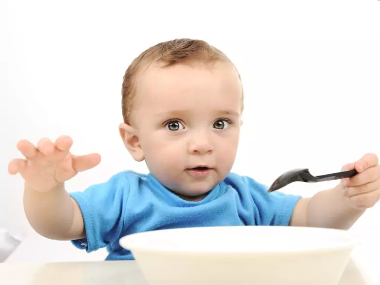 Zdrowe zęby u dziecka – czym karmić najmłodszych? Sprawdź!