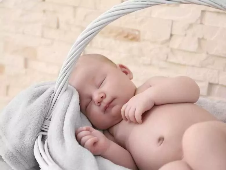 Jak długo powinien spać noworodek?