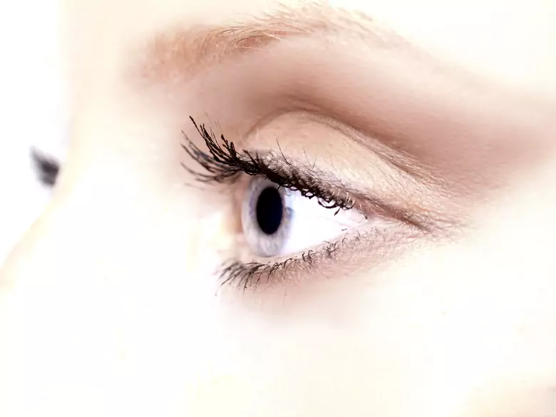 Utrata wzroku w jednym oku. Co może być powodem?