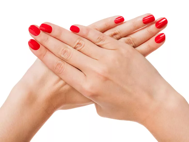Czy manicure hybrydowy niszczy płytkę paznokciową?