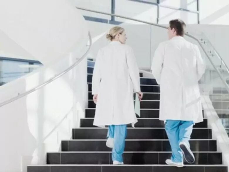 Wchodzenie po schodach sposobem na zdrowe serce i długowieczność