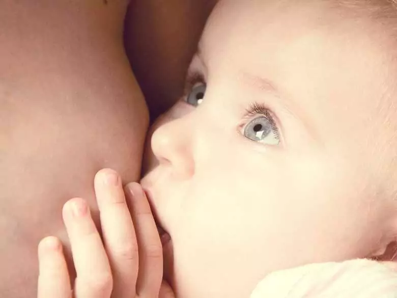 Obalamy 14 mitów na temat karmienia piersią