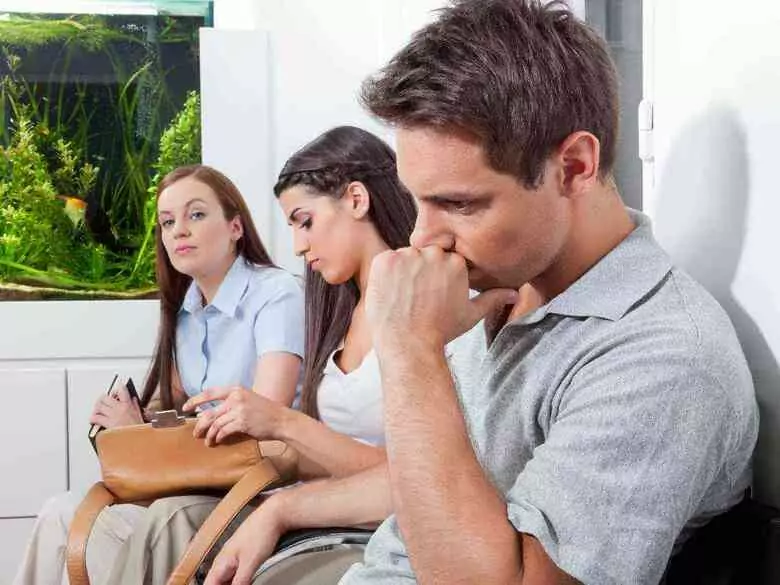 Jak radzić sobie z problemami z lękiem społecznym?