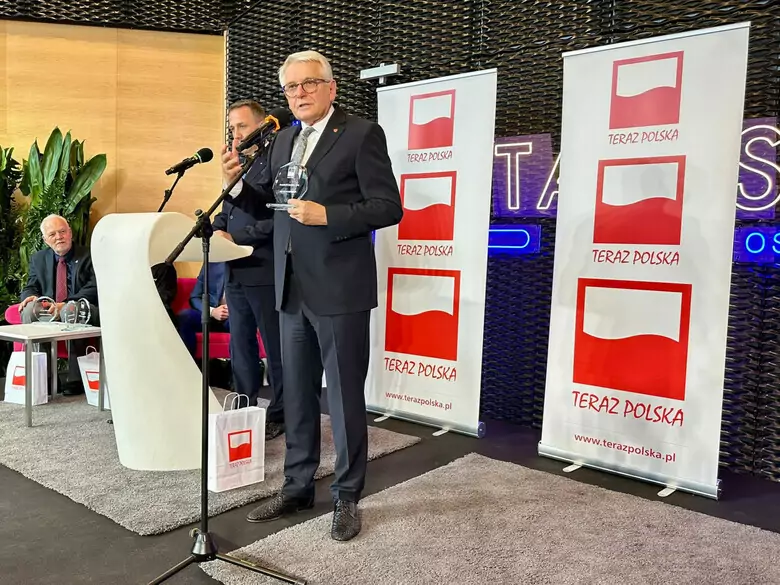 Prof. Andrzej Bochenek uhonorowany tytułem Promotor Polski