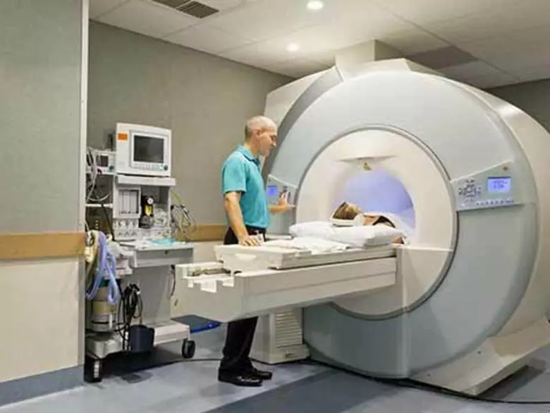 Dlaczego rezonans magnetyczny wciąż budzi obawy pacjentów?