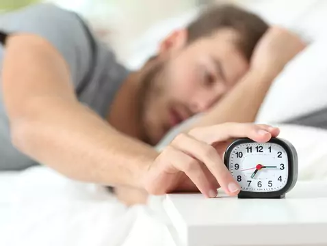 Późne zasypianie zwiększa ryzyko wystąpienia problemów psychicznych