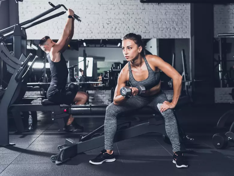 Czy warto chodzić na siłownię?