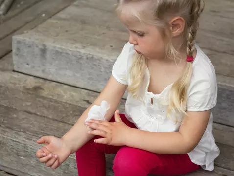 Ruszyła kampania edukacyjna „Żyj bez obaw o rany” – sprawdzi wiedzę na temat leczenia ran