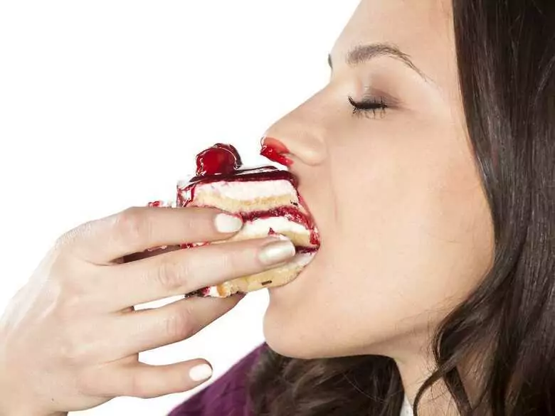 Zabezpiecz zęby na wakacje! Jak zadbać o uśmiech i w pełni korzystać z lata?