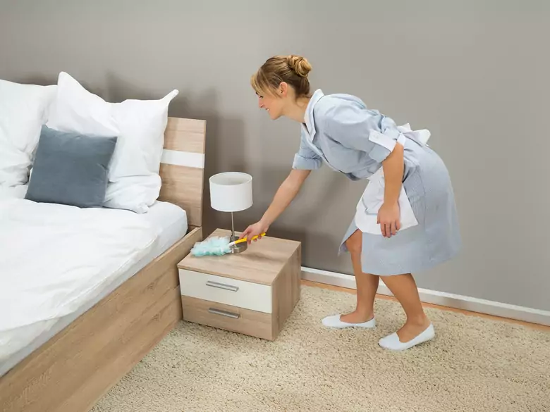 Pluskwy nie respektują gwiazdek: w hotelu uważaj na zapach kolendry i ciemne plamy