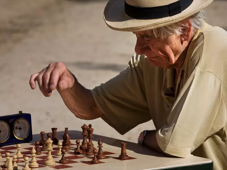 Jakie są korzyści z praktykowania gry w szachy błyskawiczne?