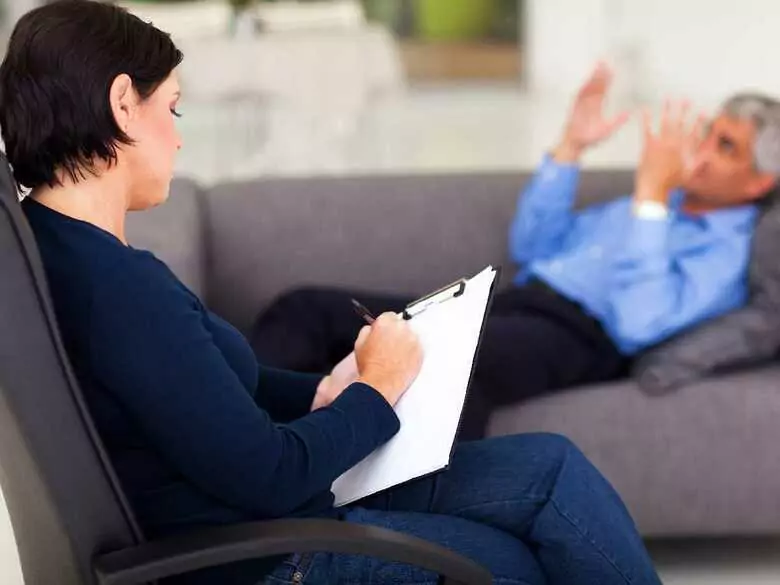 Dyskryminacja, stereotypy i uprzedzenia – czym są?