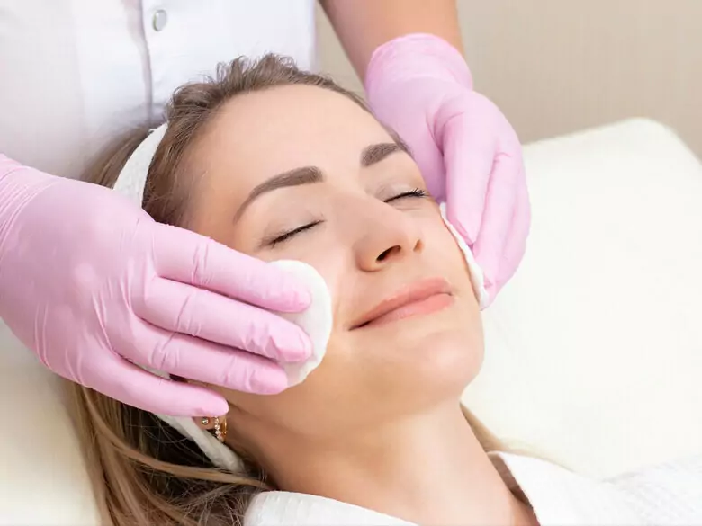 Masaż Kobido UP ułatwia transport składników aktywnych w głąb skóry