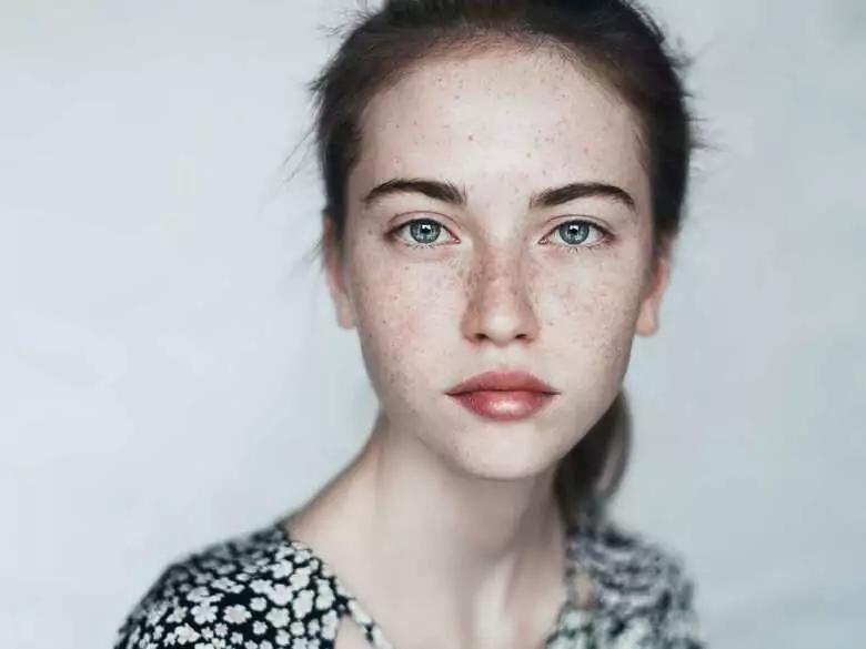 Podwyższona masa ciała może łączyć się ze wczesną pierwszą miesiączką u kobiet i dziewcząt