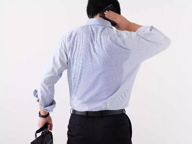 Zaburzenia potliwości – tymczasowy problem czy objaw poważnej choroby?