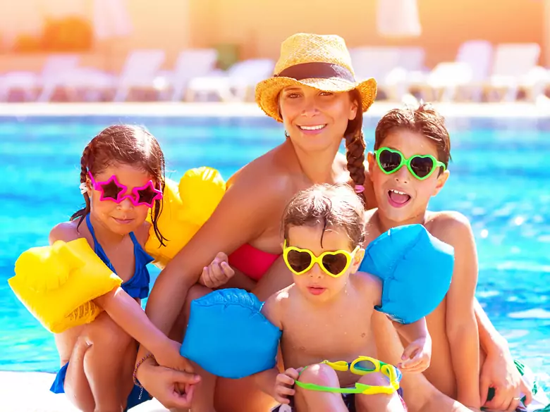 Jak chronić małe dziecko przed upałem?