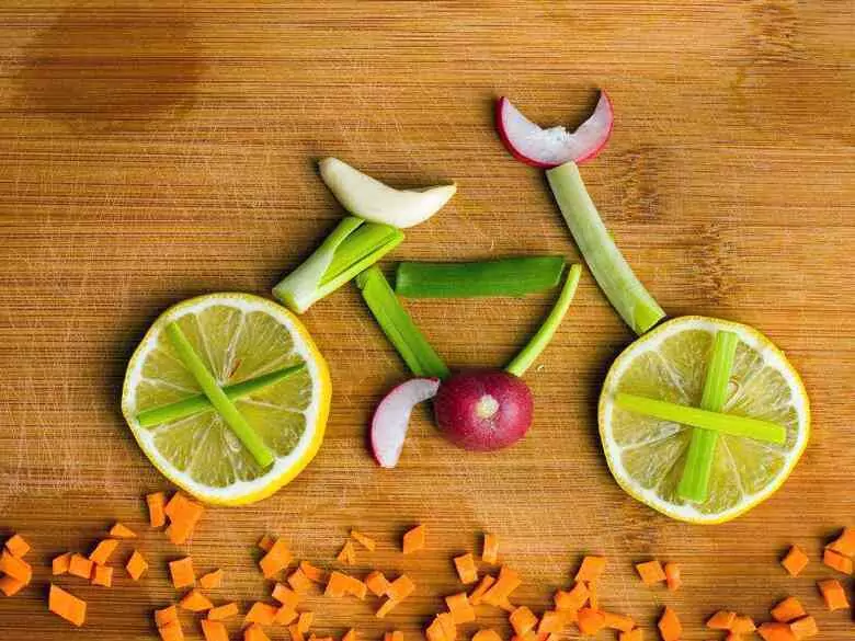 Tylko 9 proc. Polaków je wystarczająco dużo warzyw  i owoców