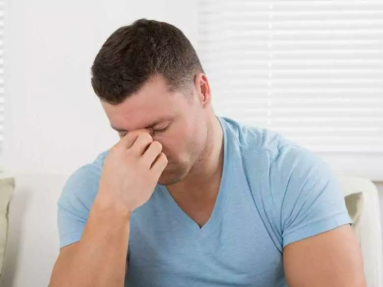 Krwawienie z nosa - pierwsza pomoc